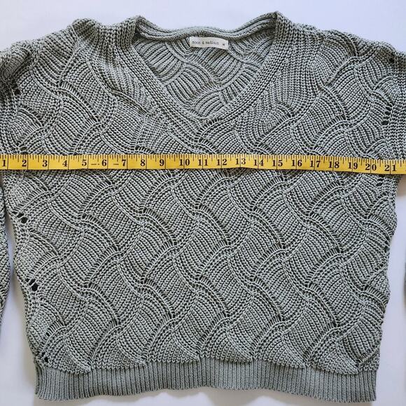 Moon & Madison Chunky Cropped Pullover Sage Green Size Medium - Picture 8 of 10